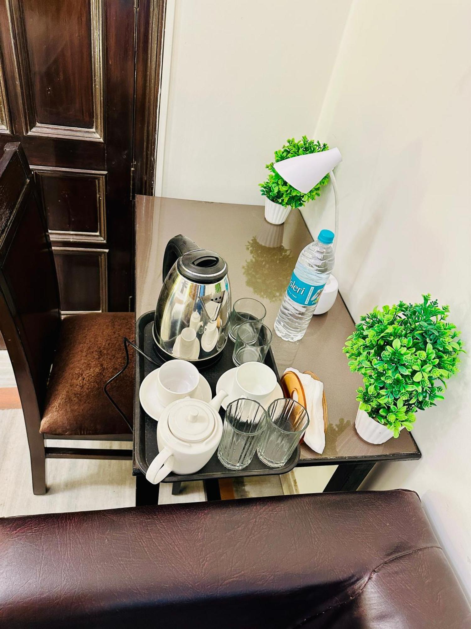 The White Scent-Near Noida Sector 18 Metro Hotel Ngoại thất bức ảnh