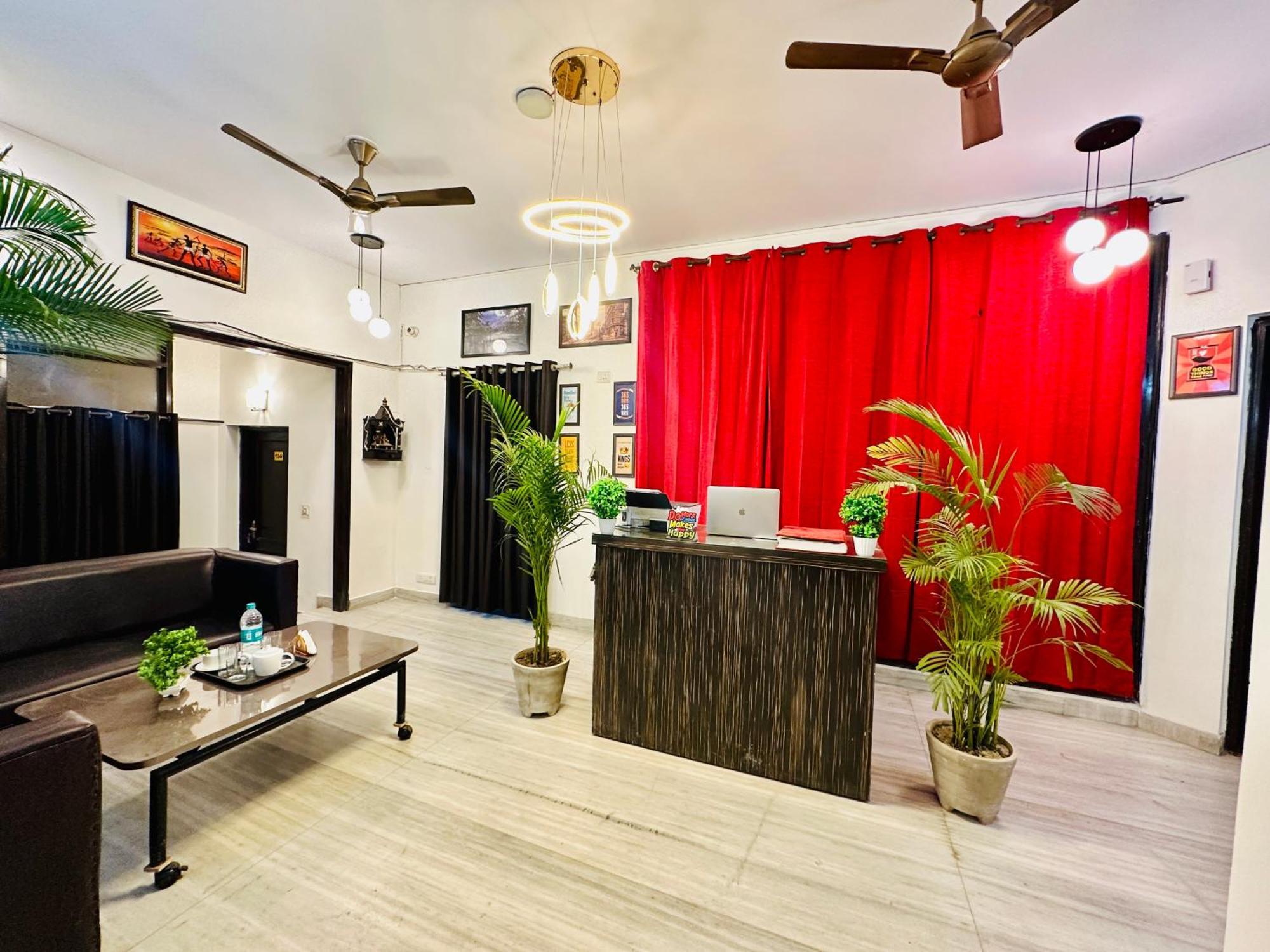 The White Scent-Near Noida Sector 18 Metro Hotel Ngoại thất bức ảnh