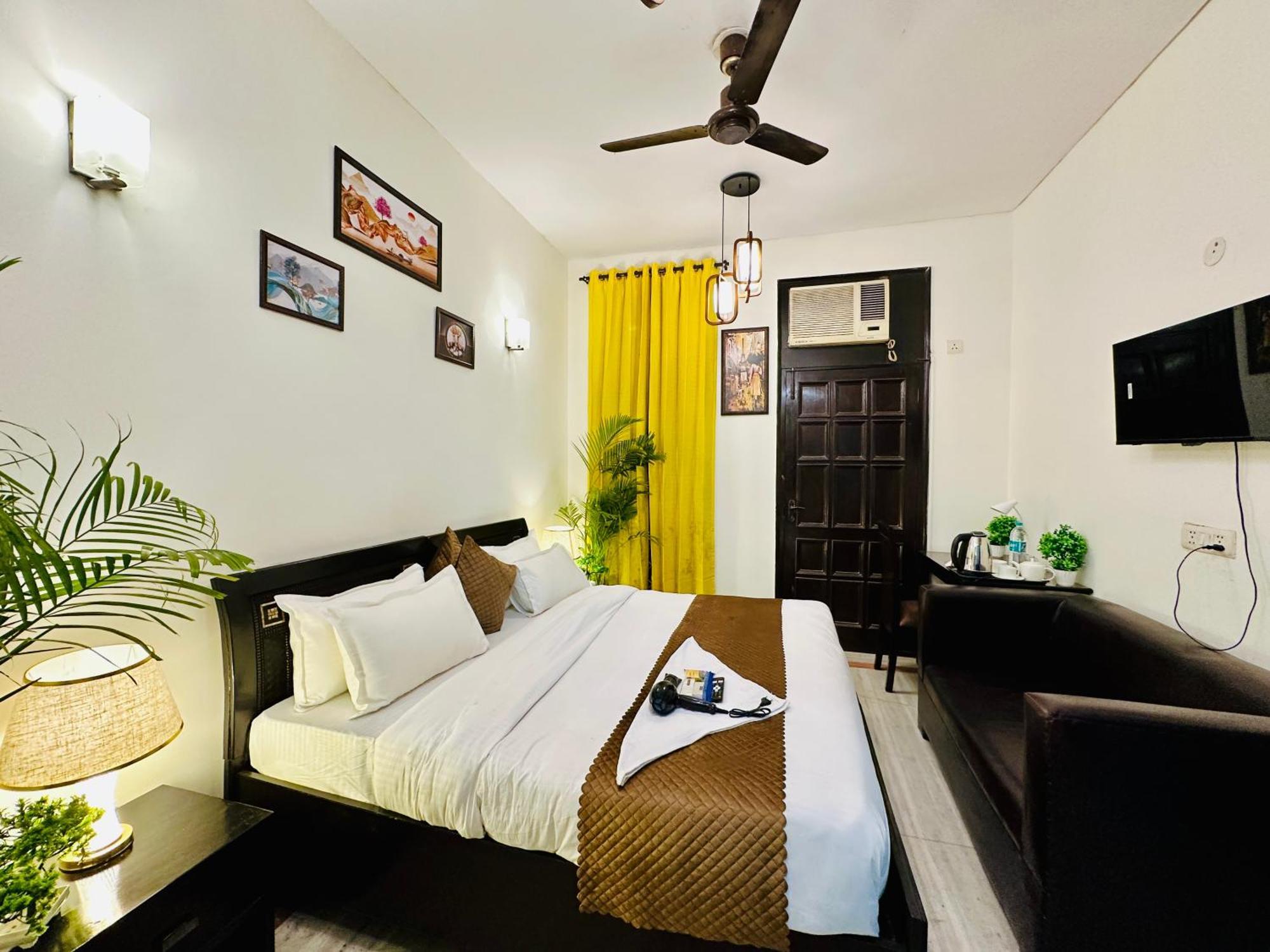 The White Scent-Near Noida Sector 18 Metro Hotel Ngoại thất bức ảnh