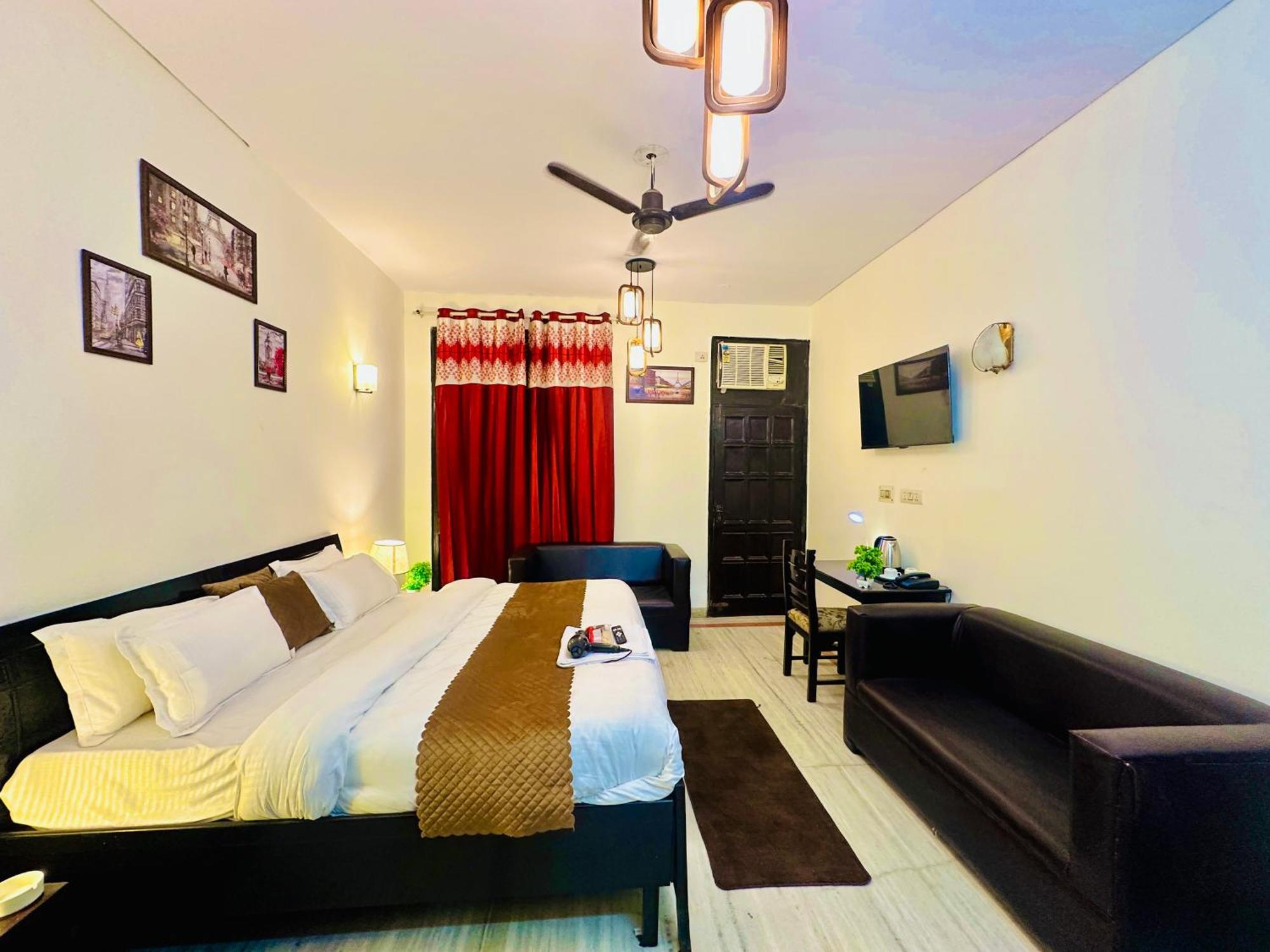 The White Scent-Near Noida Sector 18 Metro Hotel Ngoại thất bức ảnh