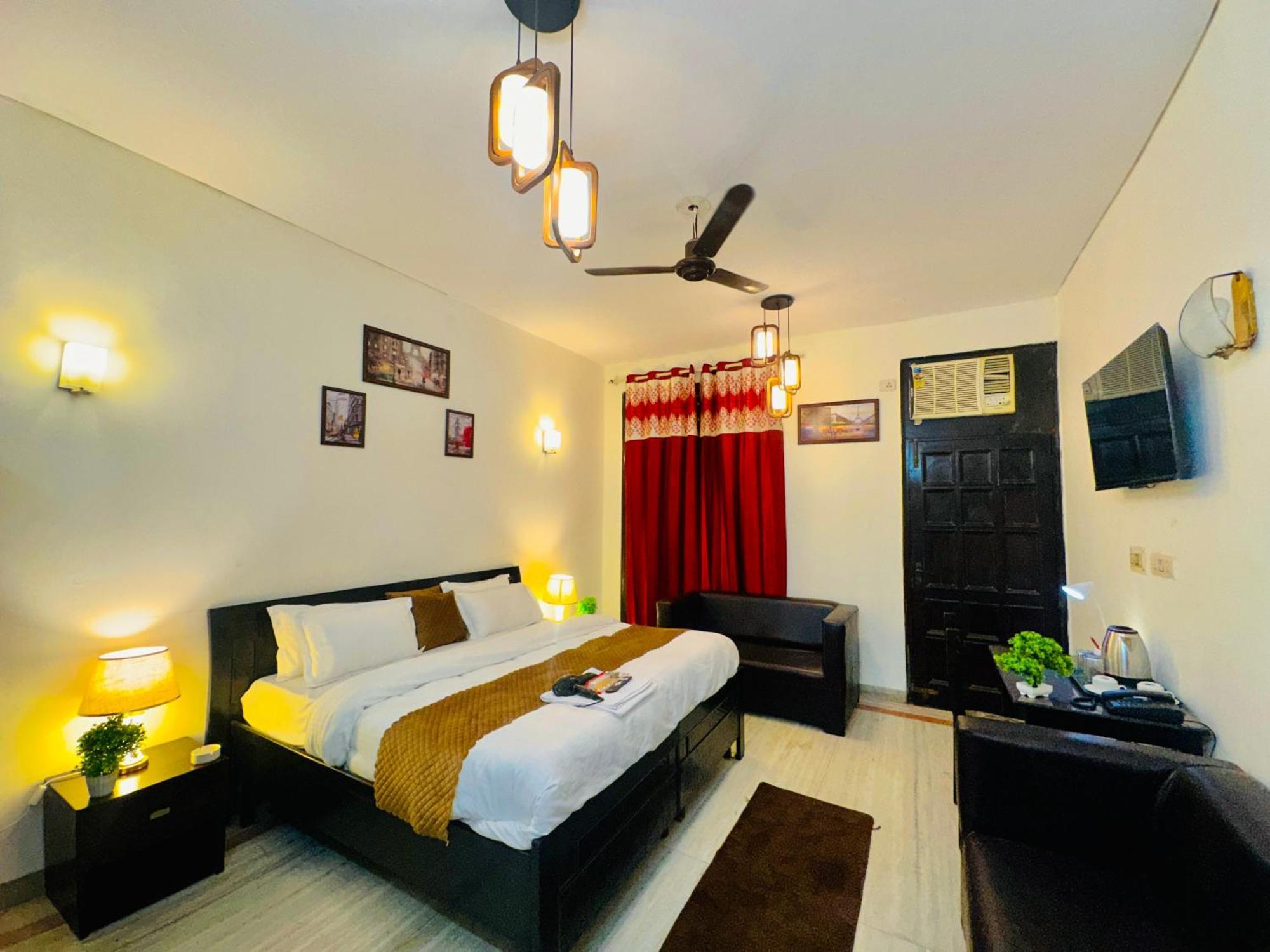 The White Scent-Near Noida Sector 18 Metro Hotel Ngoại thất bức ảnh