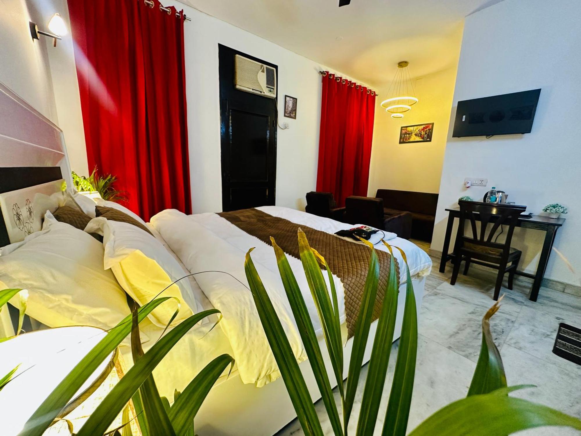 The White Scent-Near Noida Sector 18 Metro Hotel Ngoại thất bức ảnh