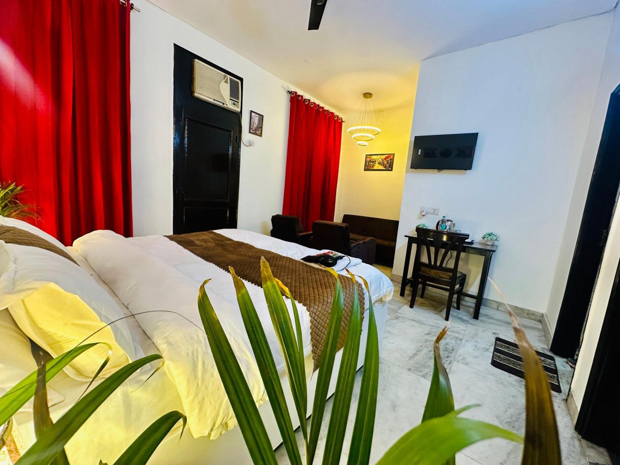 The White Scent-Near Noida Sector 18 Metro Hotel Ngoại thất bức ảnh