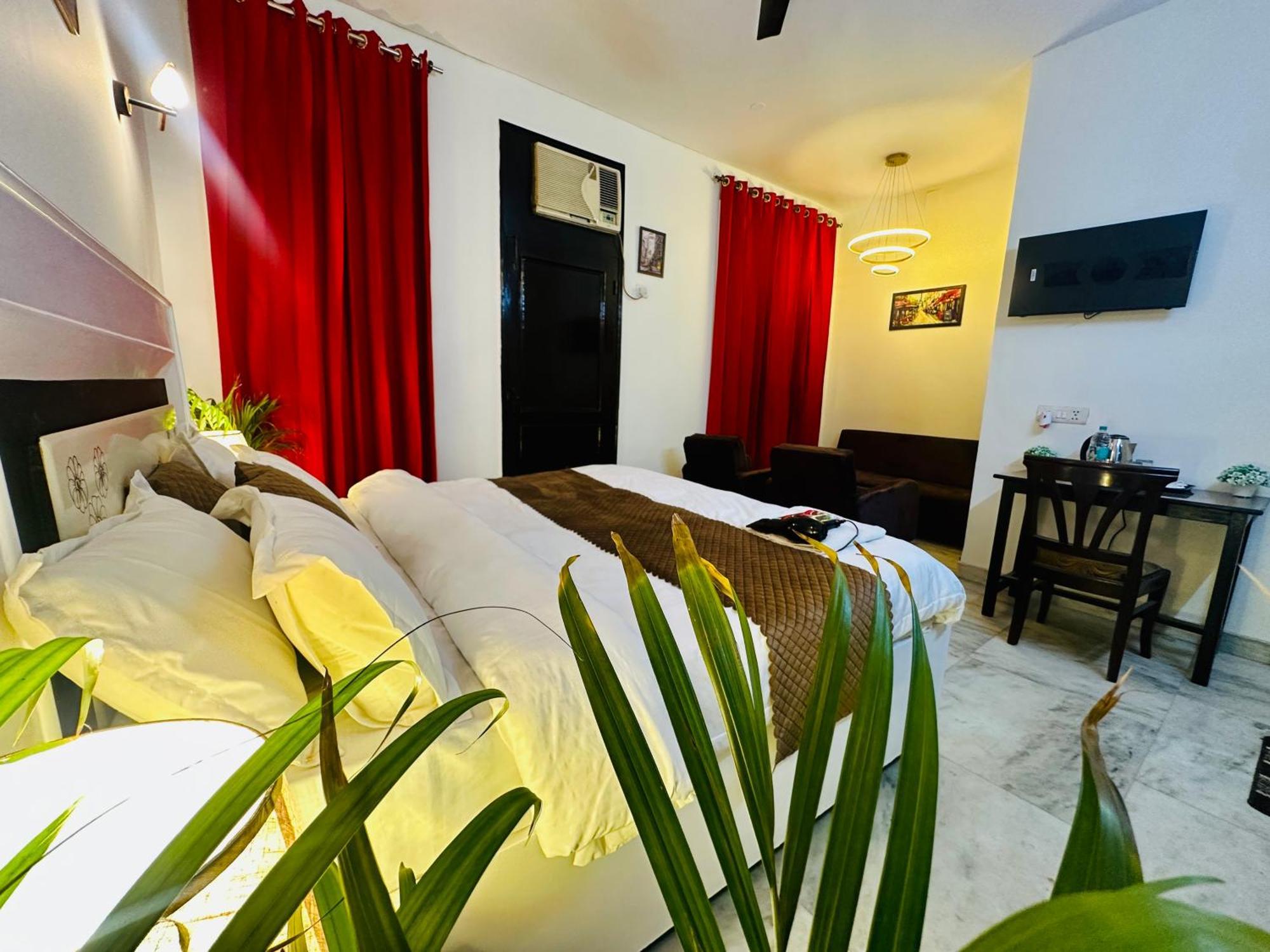 The White Scent-Near Noida Sector 18 Metro Hotel Ngoại thất bức ảnh